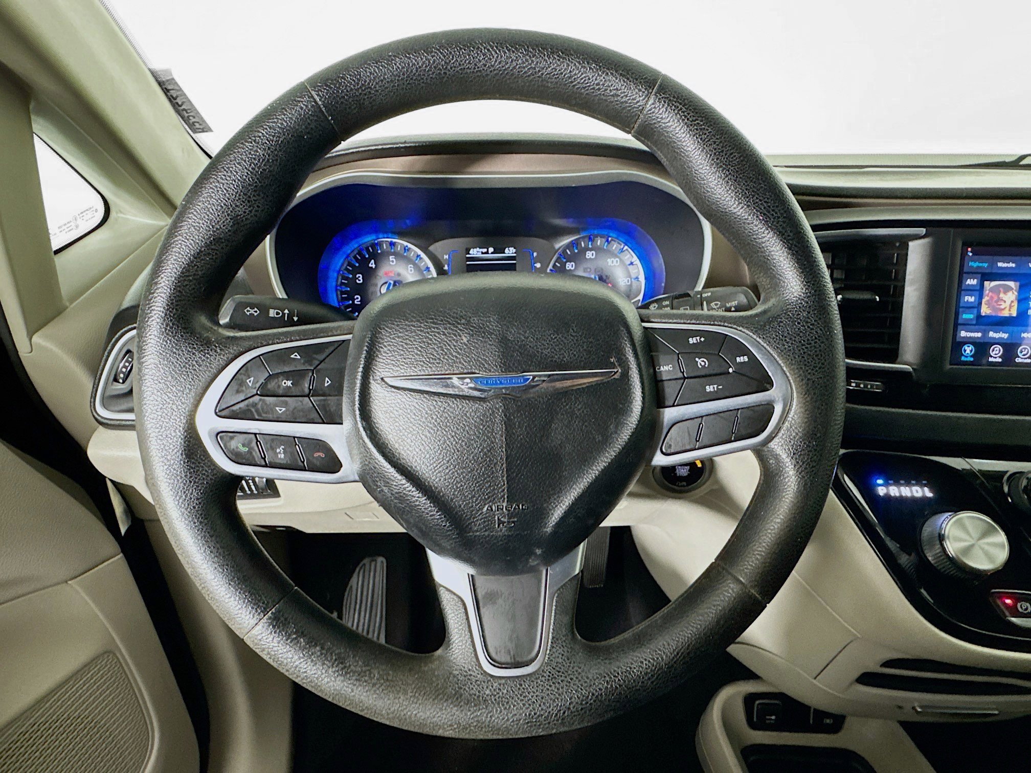 Used 2021 Chrysler Voyager Lxi image 11