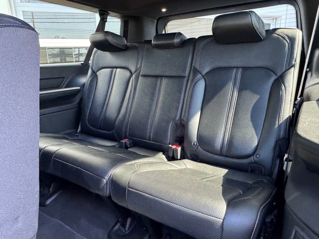 Used 2023 Jeep Wagoneer L Series II AWD/4WD image 26