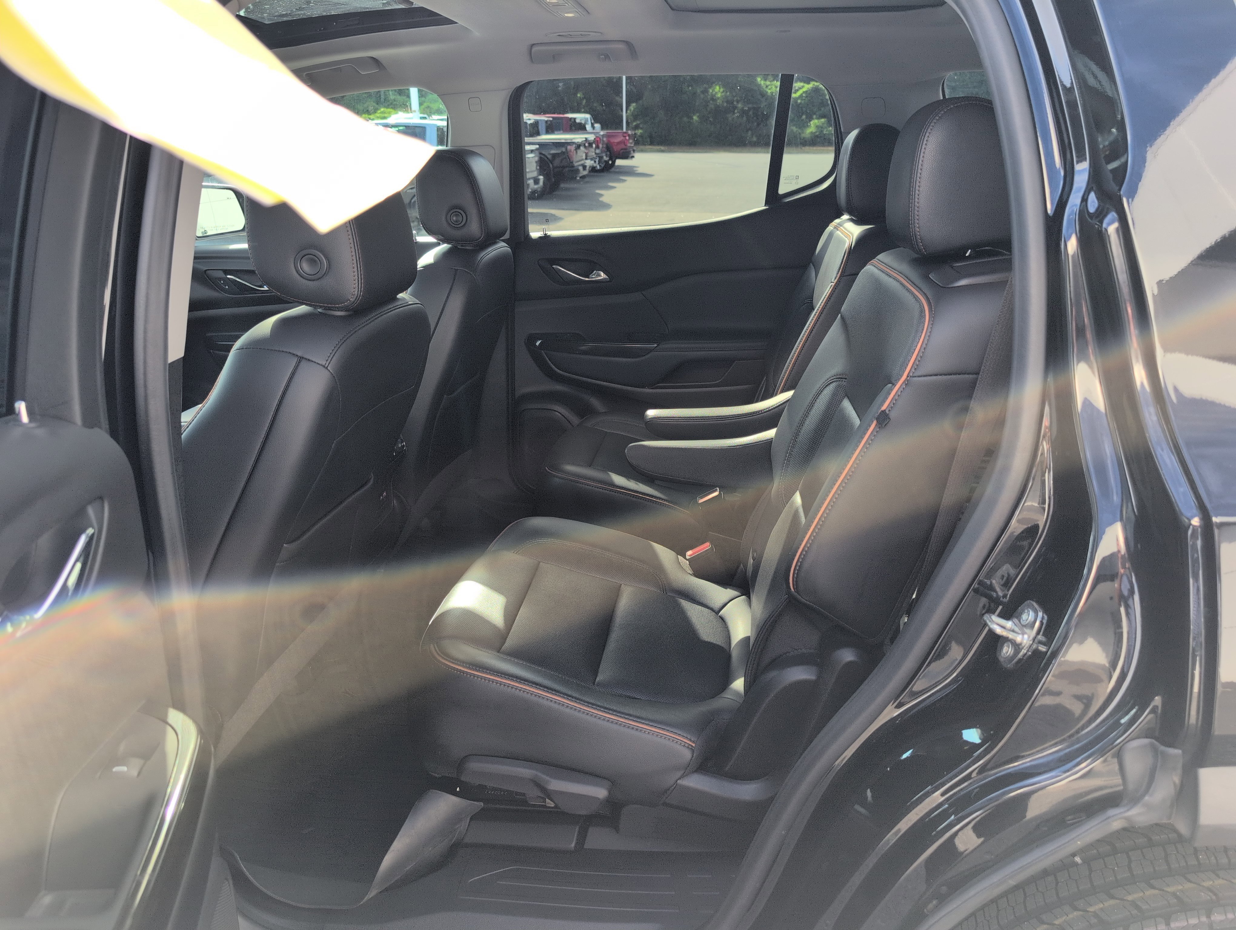 Used 2023 GMC Acadia AT4 w/ Technology Package image 30