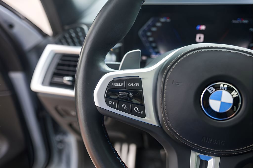 Used 2025 BMW X5 M60i AWD/4WD image 17