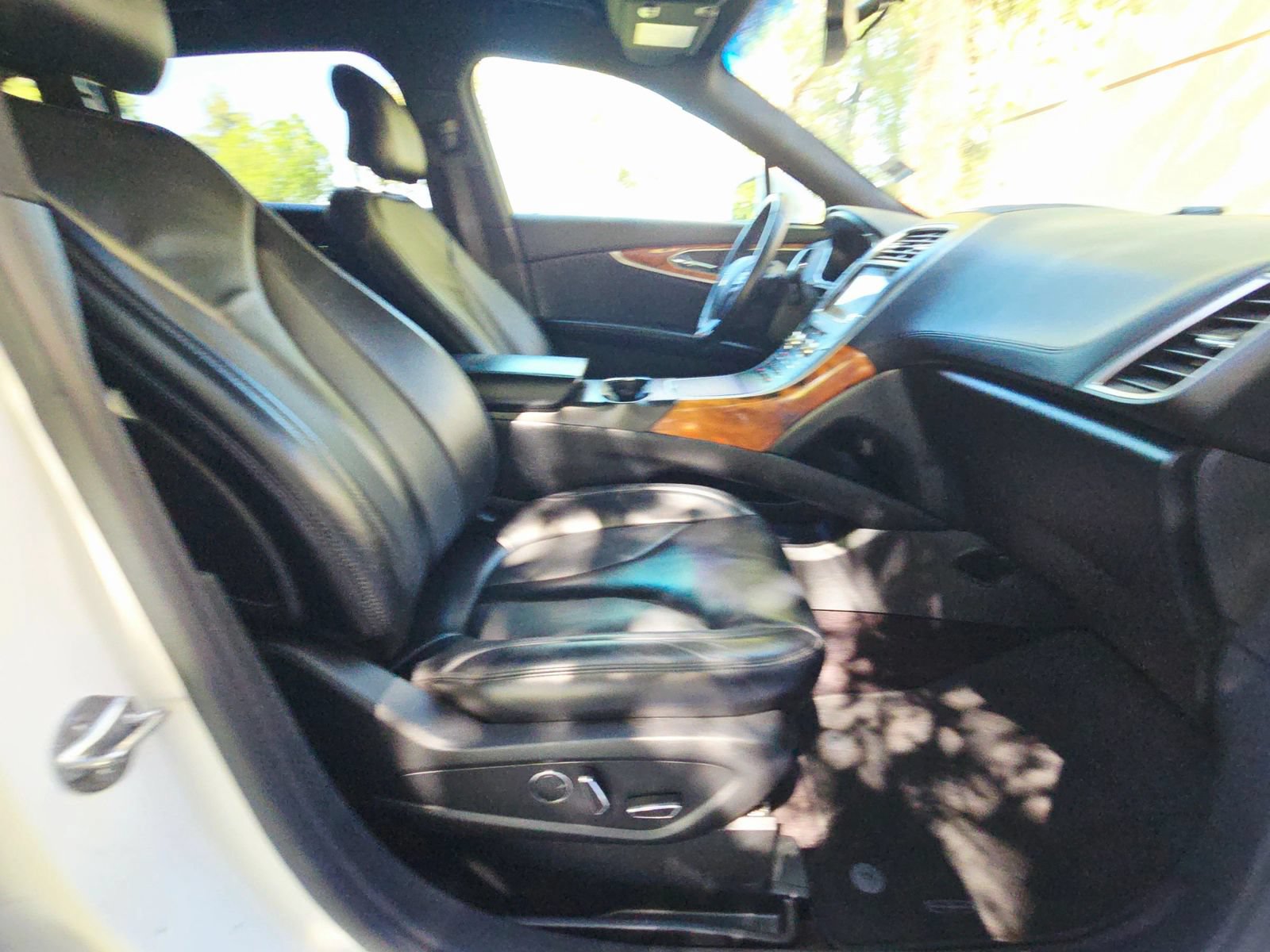 Used 2016 Lincoln MKX Select w/ Select Plus Package FWD image 30