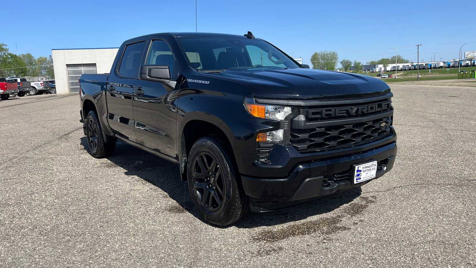 Used 2023 Chevrolet Silverado 1500 Custom AWD/4WD image 2