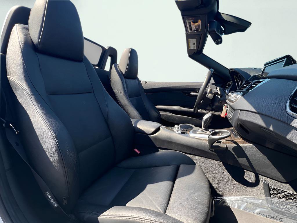 Used 2015 BMW Z4 sDrive35i RWD image 17