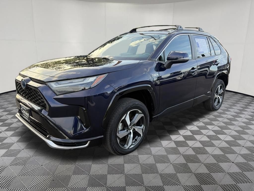 Used 2023 Toyota RAV4 SE w/ Weather & Moonroof Package AWD/4WD image 4