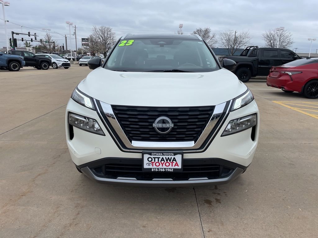 Used 2023 Nissan Rogue SL w/ SL Premium Package image 3