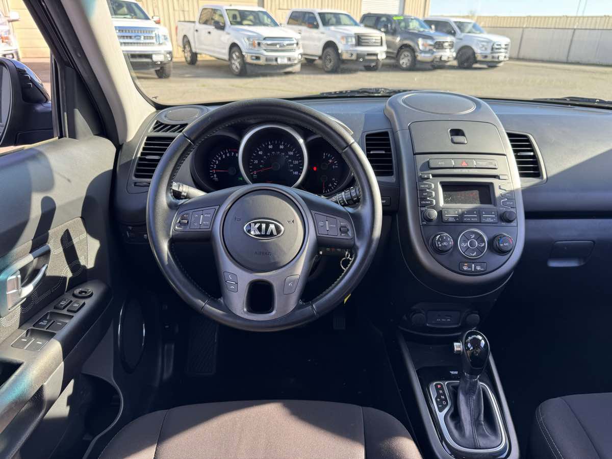 Used 2013 Kia Soul + image 23