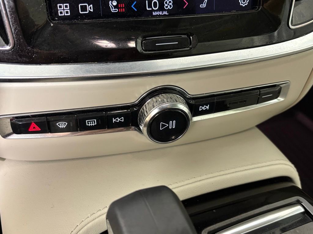 Used 2024 Volvo S60 T8 Ultimate w/ Climate Package image 29