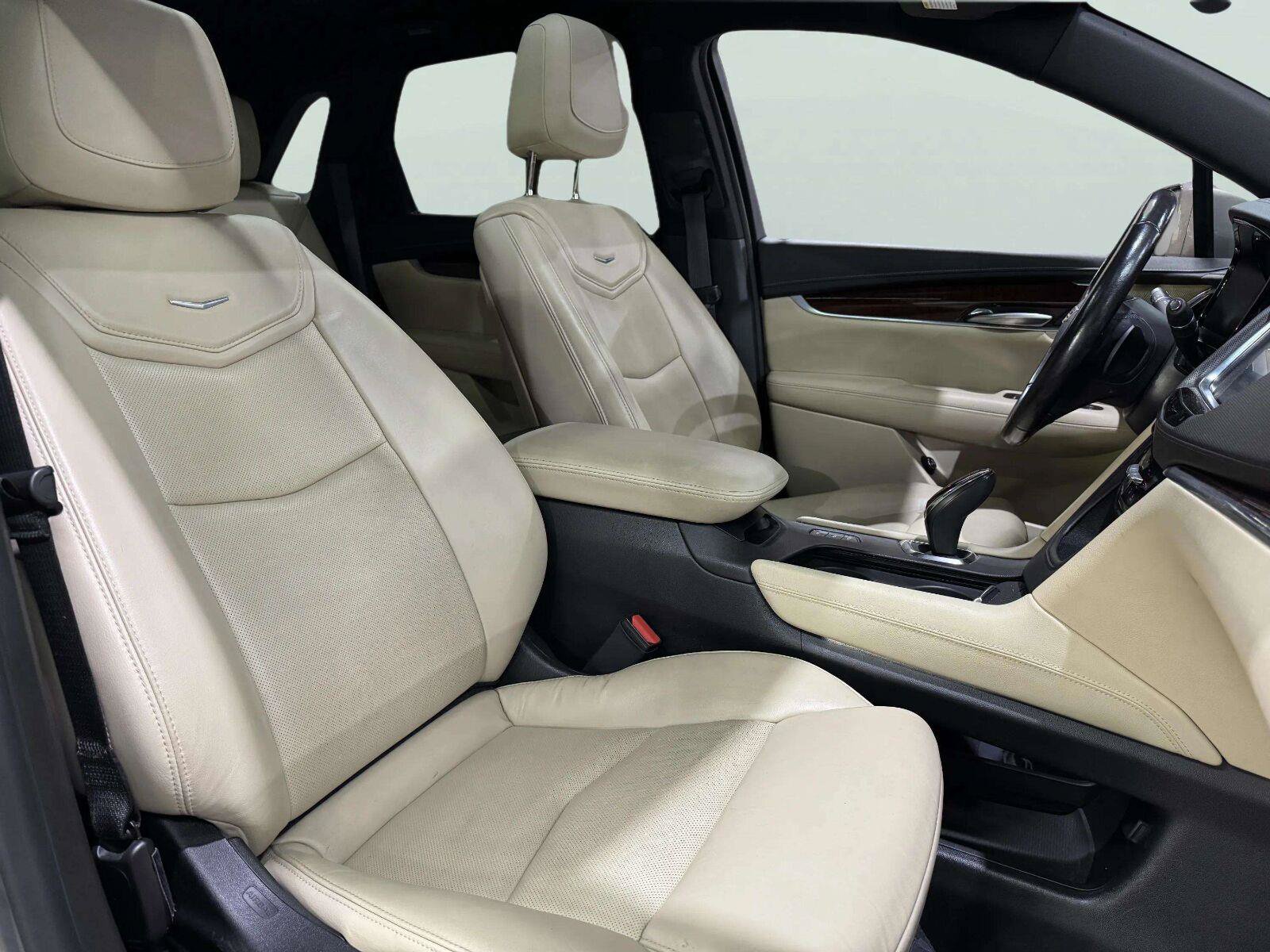 Used 2019 Cadillac XT5 Luxury AWD/4WD image 22