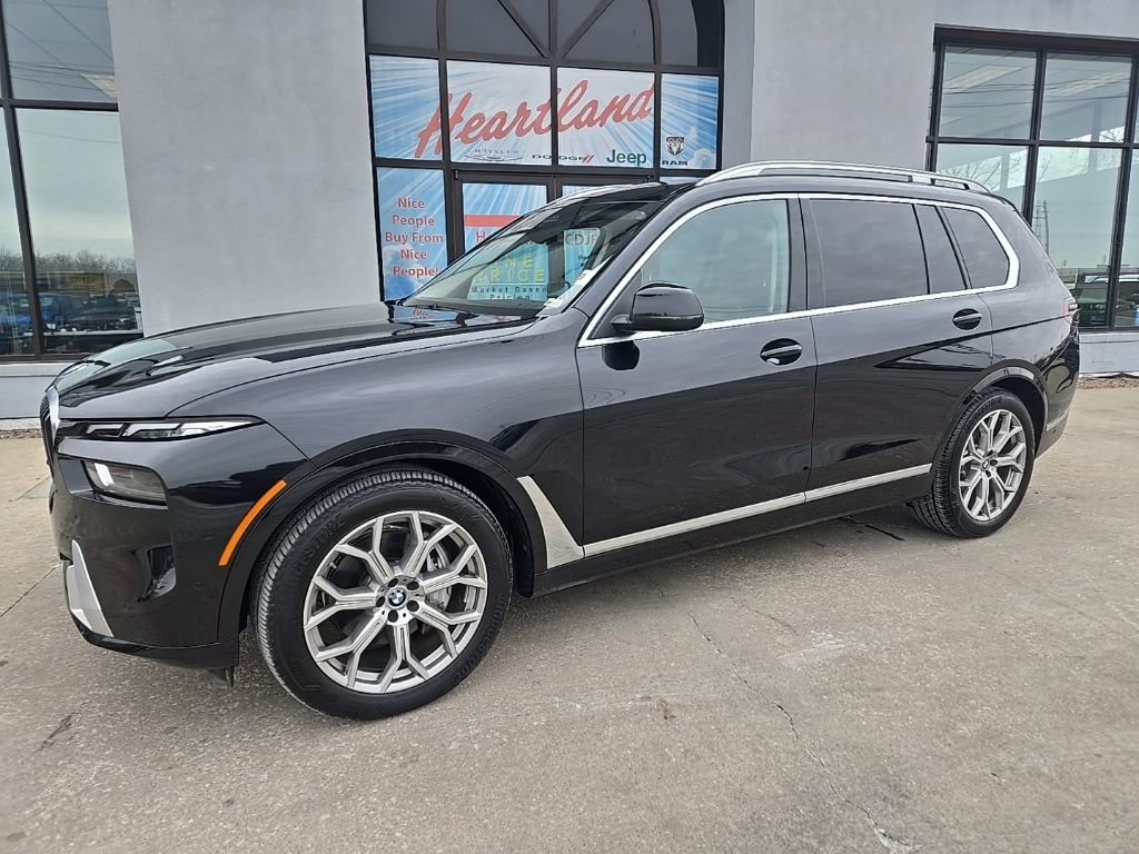 Used 2024 BMW X7 xDrive40i w/ Climate Comfort Package image 3