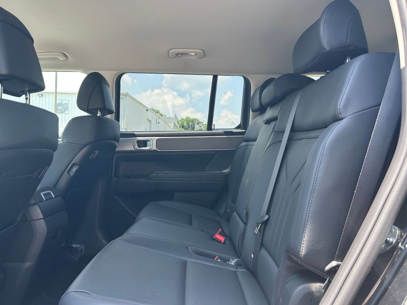 Used 2026 Hyundai Santa Fe SEL AWD/4WD image 18
