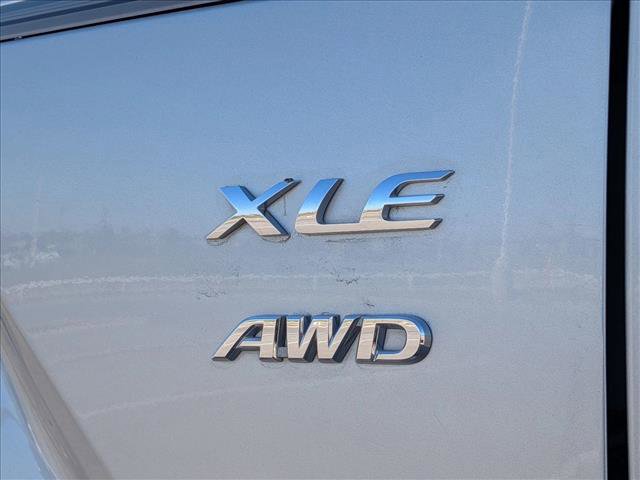 Used 2024 Toyota Corolla Cross XLE image 23