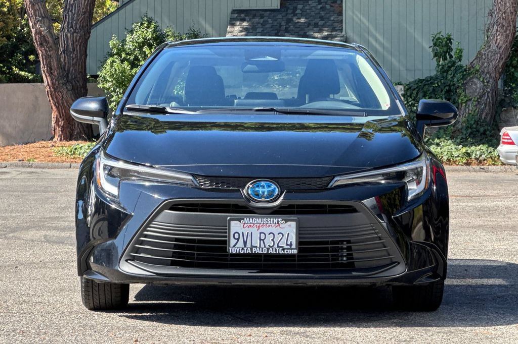 Certified 2025 Toyota Corolla LE w/ Carpet Mat Package (TMS) FWD image 8