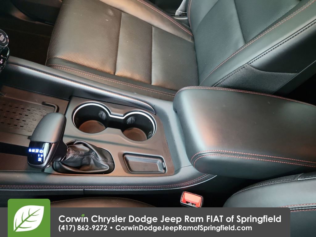 Used 2025 Dodge Durango GT image 28