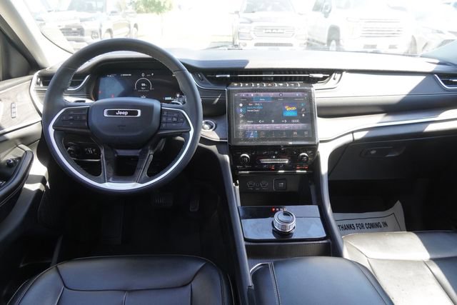 Used 2024 Jeep Grand Cherokee L Limited w/ Black Appearance Package image 16