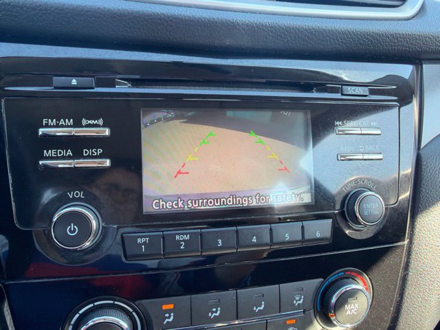 Used 2014 Nissan Rogue S FWD image 25