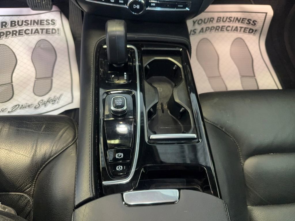 Used 2023 Volvo S60 T8 Plus image 17