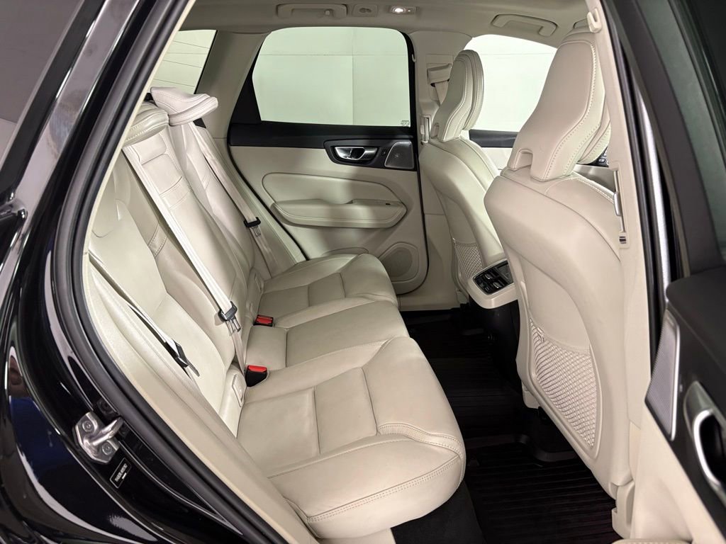 Used 2022 Volvo XC60 B6 Inscription w/ Advanced Package image 39