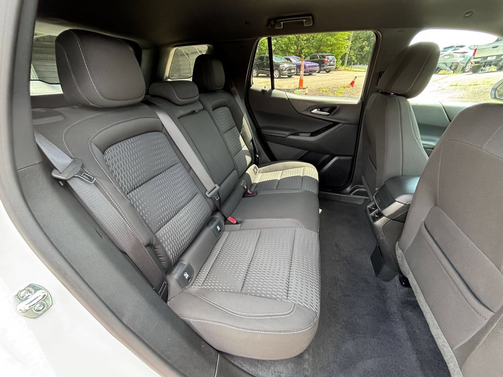 Used 2025 Chevrolet Equinox LT FWD image 34