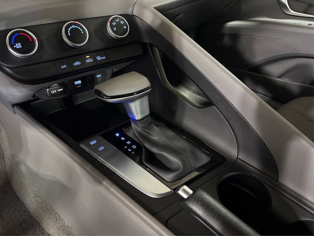 Certified 2025 Hyundai Elantra SE image 29
