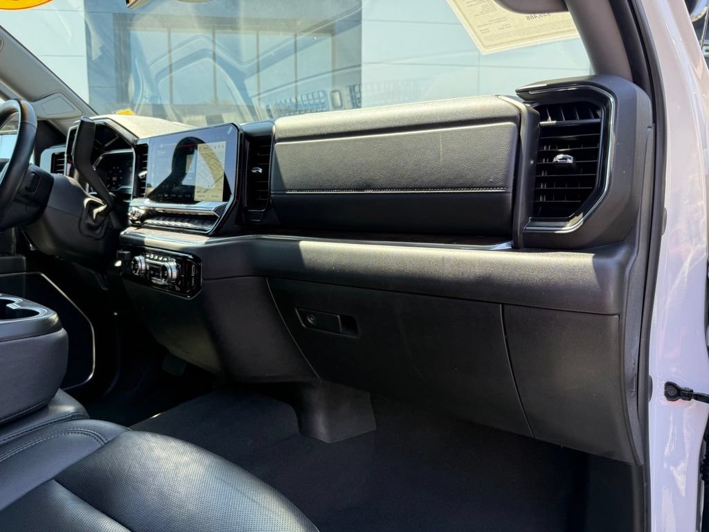 Used 2025 GMC Sierra 1500 SLT RWD image 16