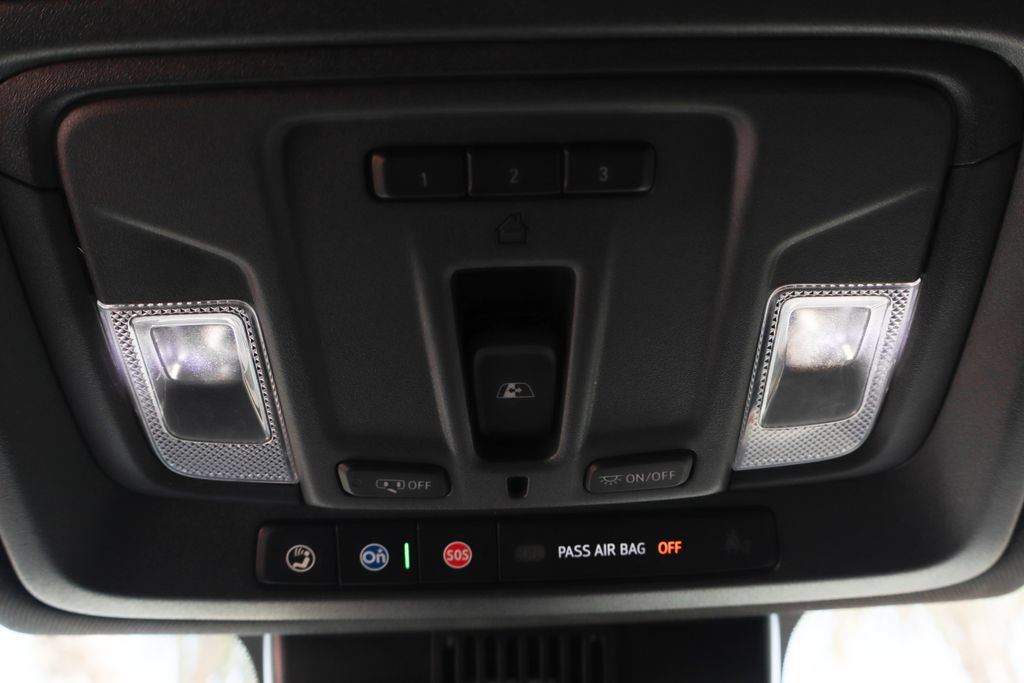 Used 2023 GMC Sierra 1500 AT4 w/ Technology Package AWD/4WD image 32