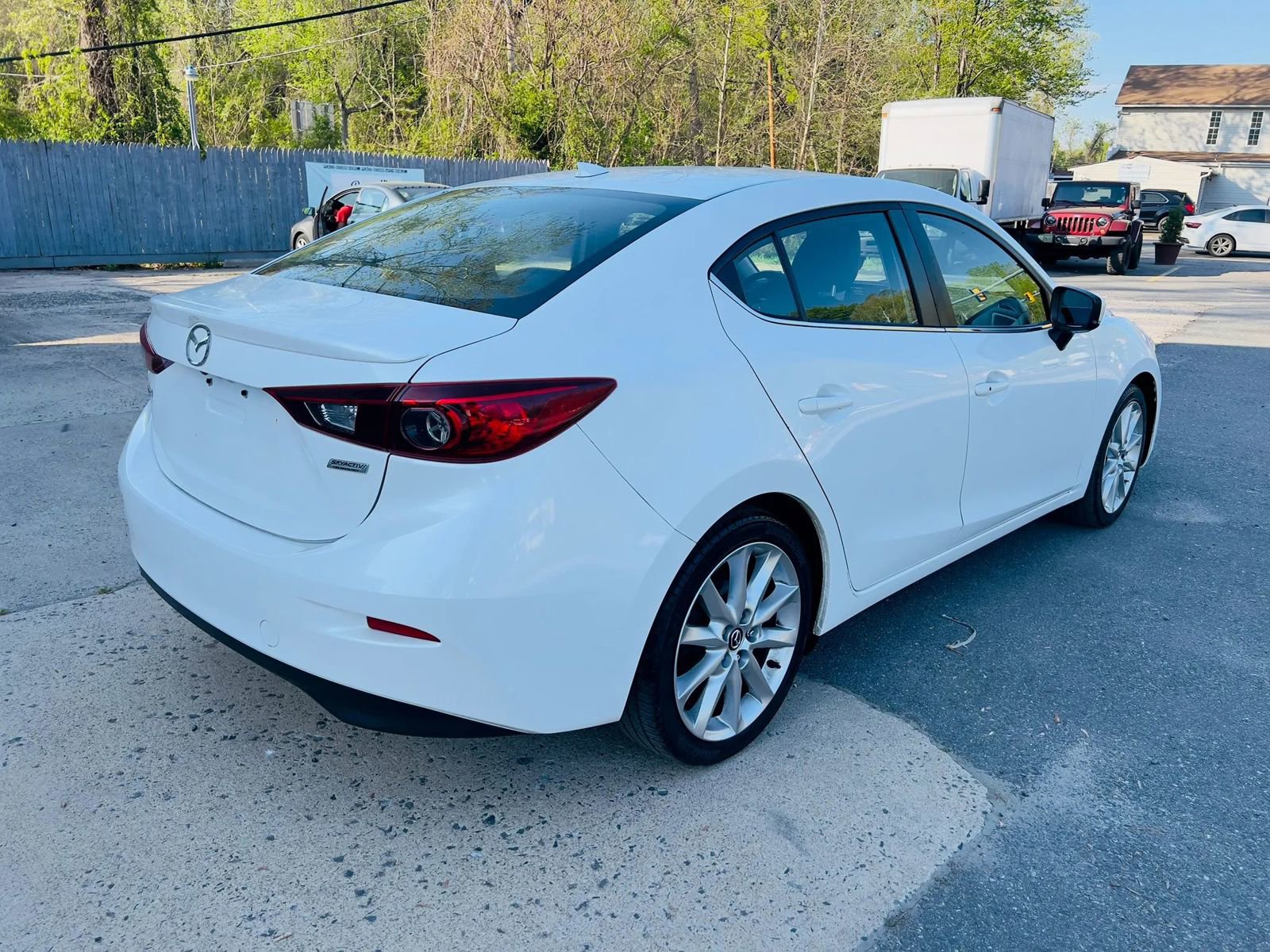 Used 2017 MAZDA MAZDA3 Touring w/ Popular Equipment Package FWD image 4