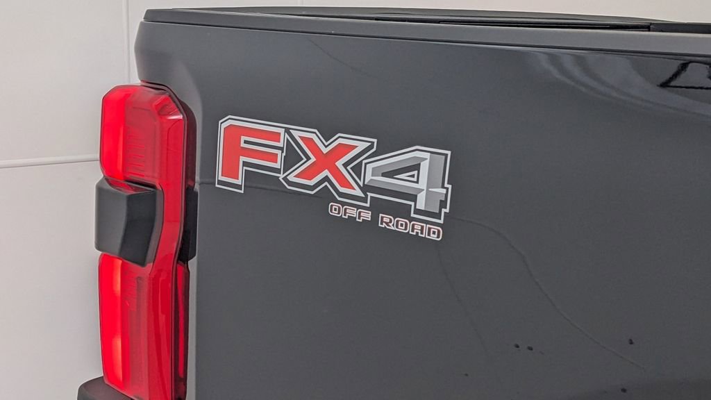 New 2025 Ford F350 Platinum w/ FX4 Off-Road Package image 39