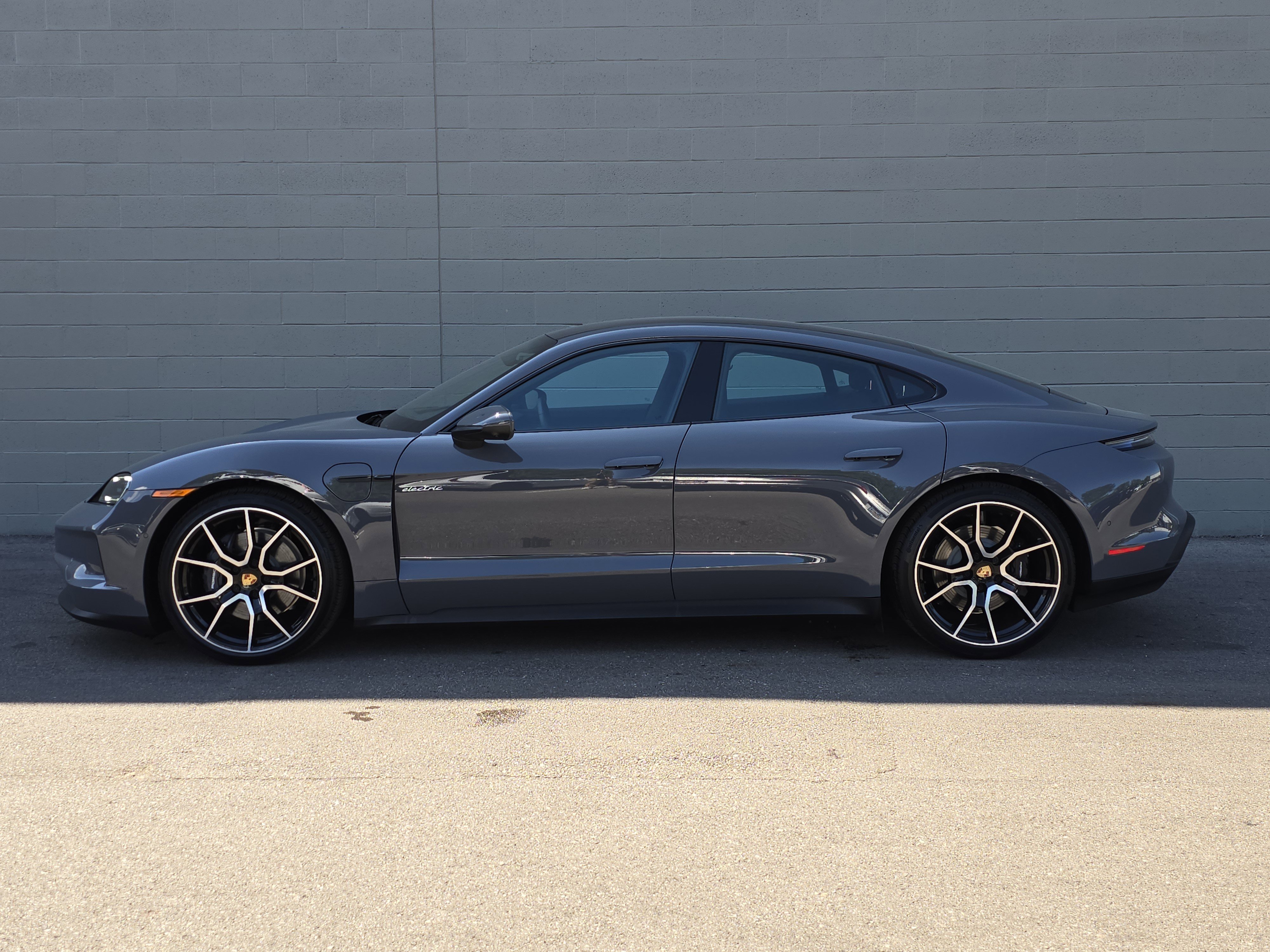 New 2025 Porsche Taycan image 2