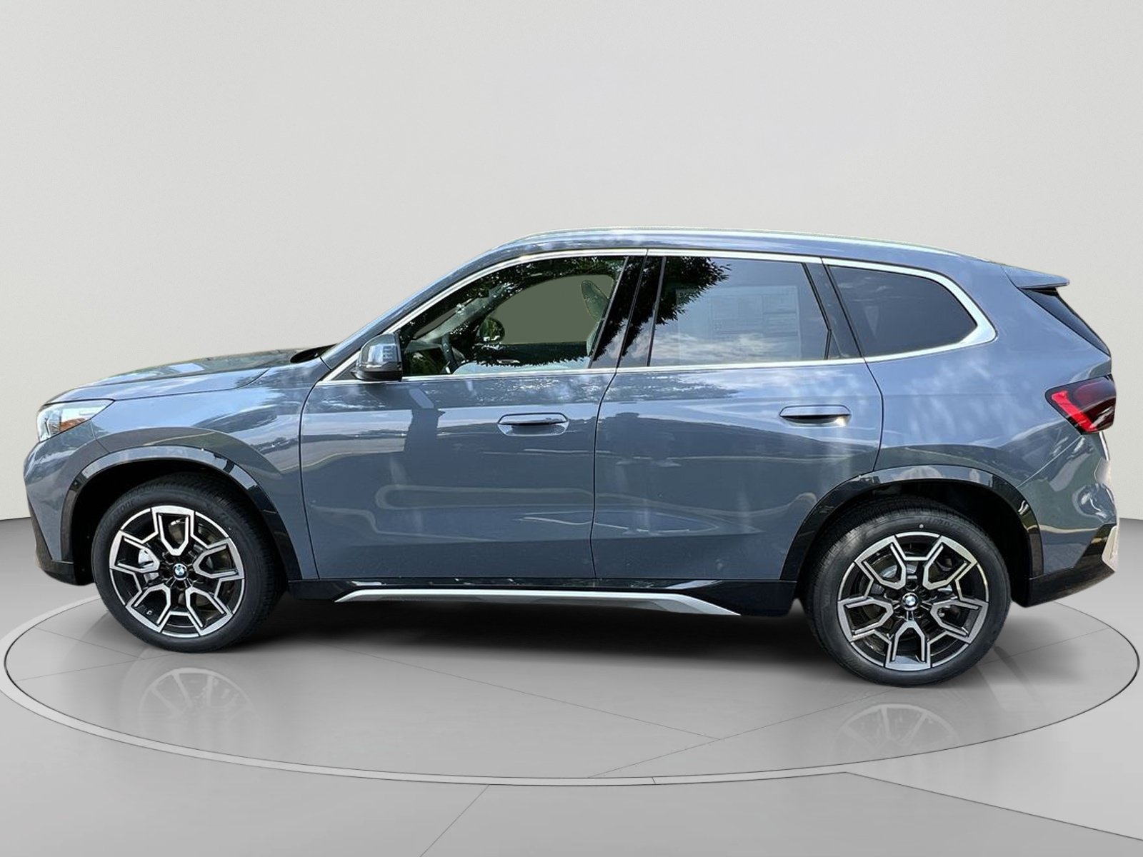 New 2026 BMW X1 xDrive28i w/ Convenience Package AWD/4WD image 2