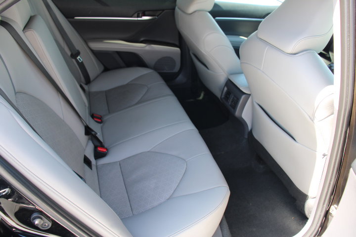 Used 2022 Toyota Camry XSE image 17