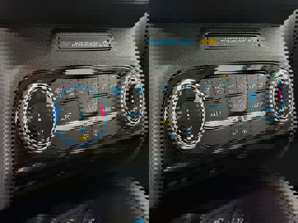 Certified 2022 Ford Escape SE w/ Convenience Package image 16