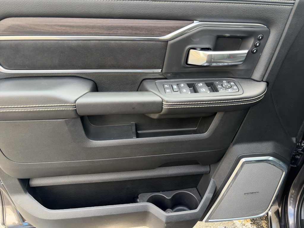 New 2026 RAM 3500 Laramie AWD/4WD image 7