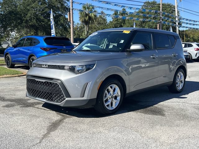 Used 2024 Kia Soul LX w/ Option Group 015 FWD image 8