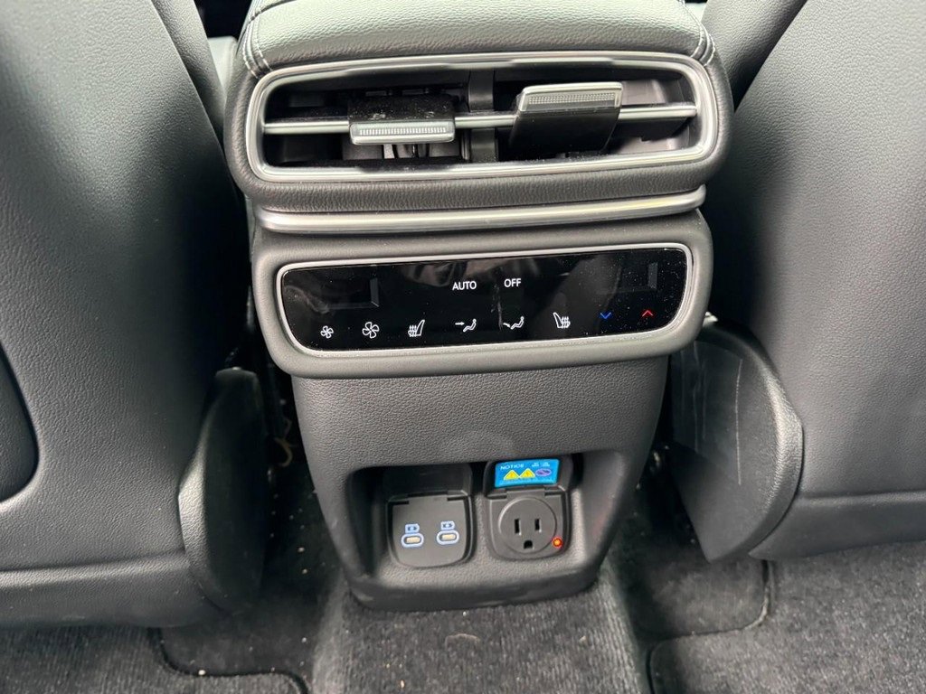 Certified 2025 Genesis GV80 2.5T Prestige image 11