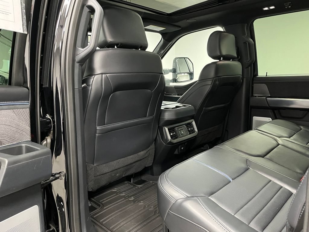 Used 2025 Ford F450 Platinum w/ FX4 Off-Road Package AWD/4WD image 46