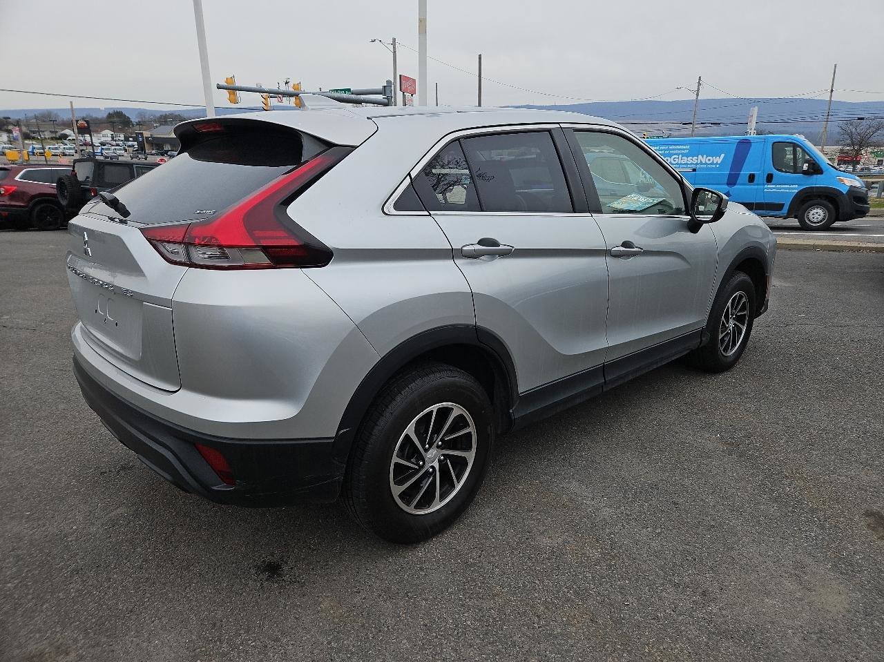 Used 2022 Mitsubishi Eclipse Cross ES image 3