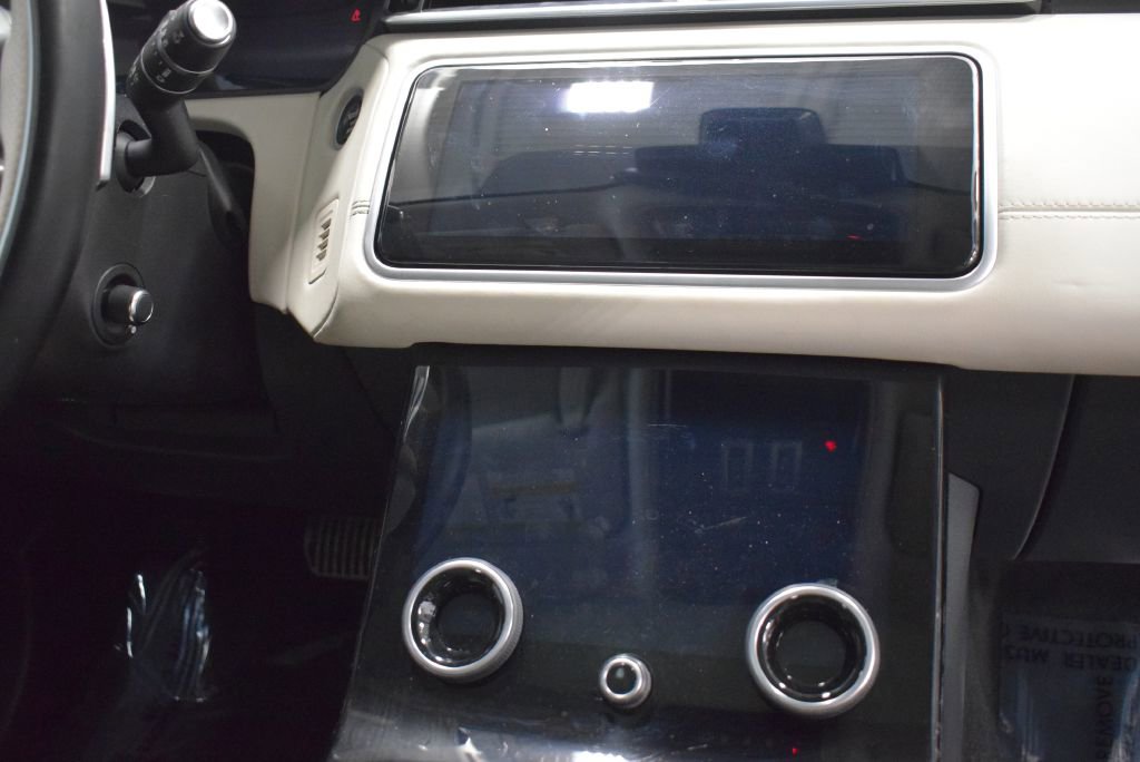 Used 2018 Land Rover Range Rover Velar R-Dynamic HSE image 23
