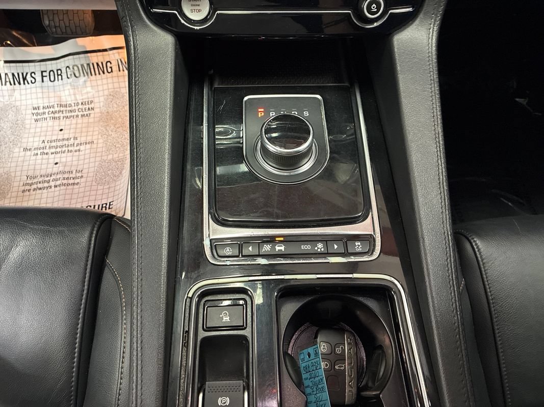 Used 2020 Jaguar F-PACE Prestige AWD/4WD image 16