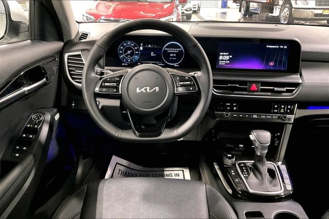 Used 2025 Kia Seltos SX w/ SX Sunroof Package AWD/4WD image 5