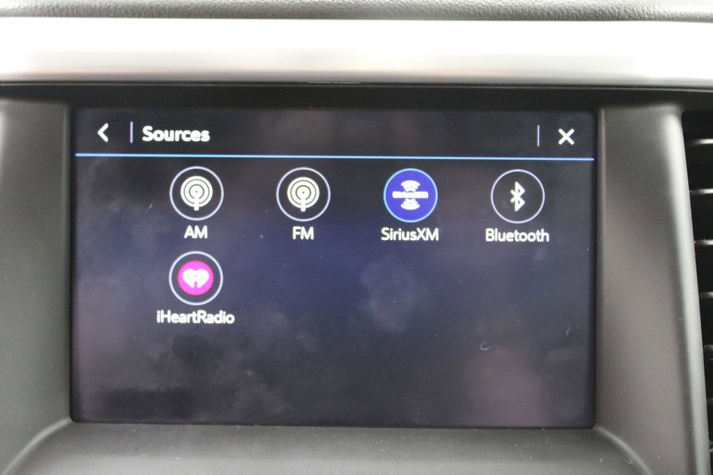 Used 2022 GMC Acadia SLE w/ Driver Convenience Package image 36