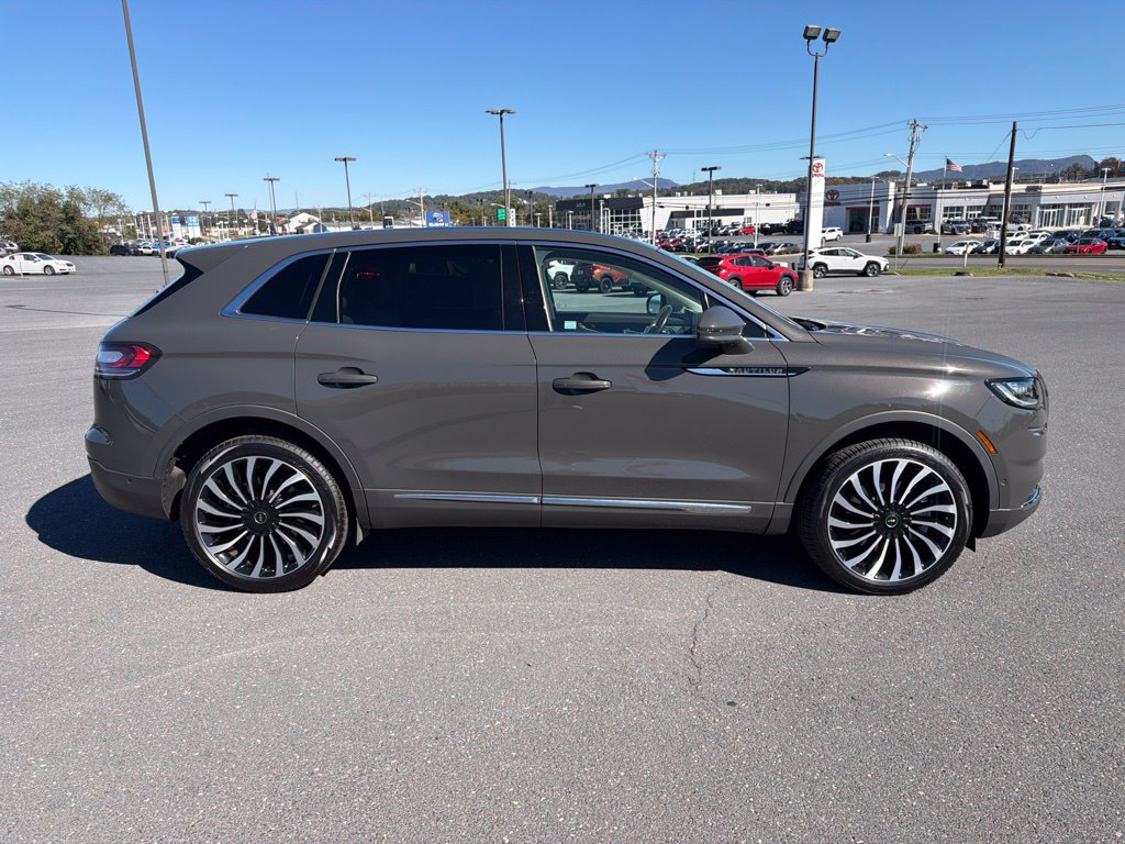 Certified 2022 Lincoln Nautilus Black Label w/ Class II Trailer Tow Package AWD/4WD image 6