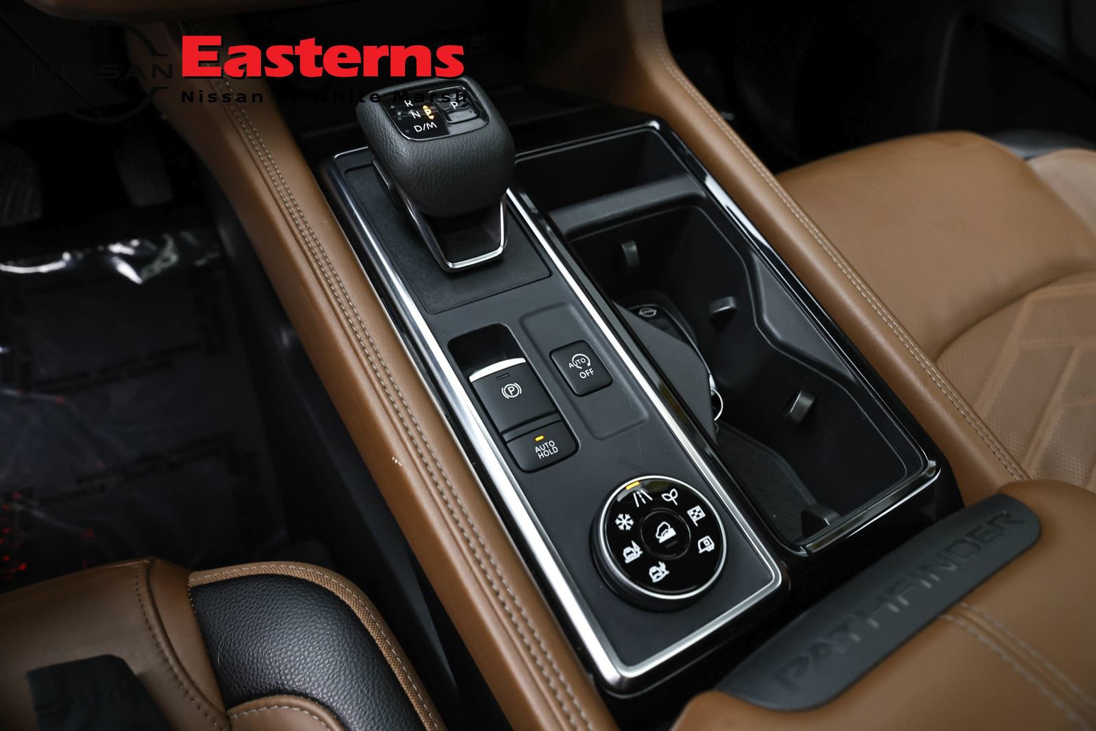 Used 2023 Nissan Pathfinder Platinum AWD/4WD image 13