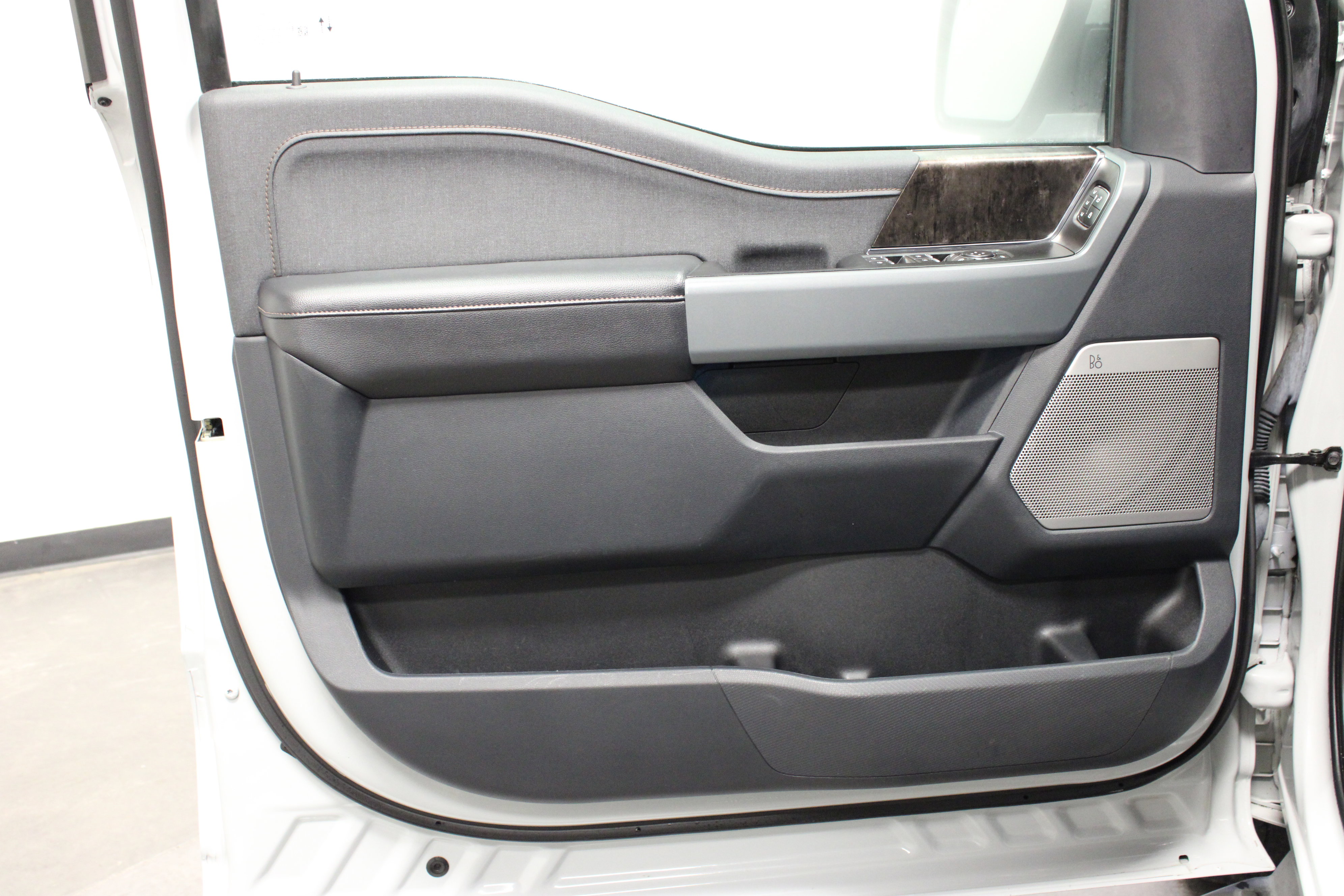 Used 2023 Ford F150 Lightning Lariat w/ Equipment Group 511A High image 21