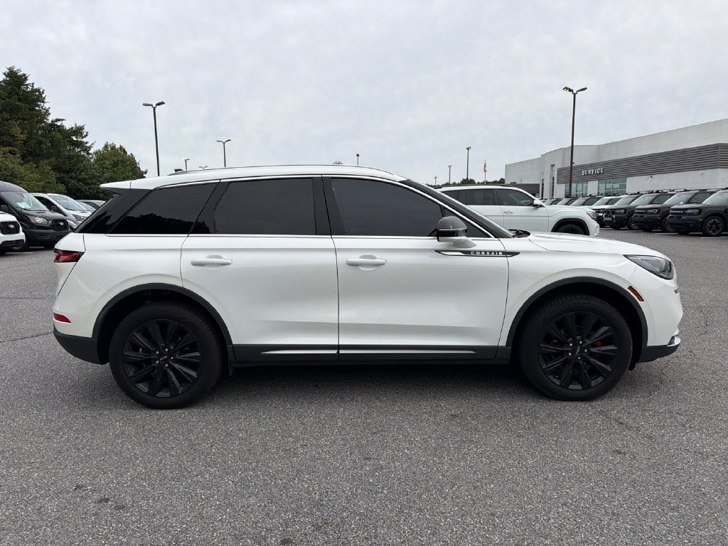 Used 2022 Lincoln Corsair Reserve w/ Luxury Package FWD image 8
