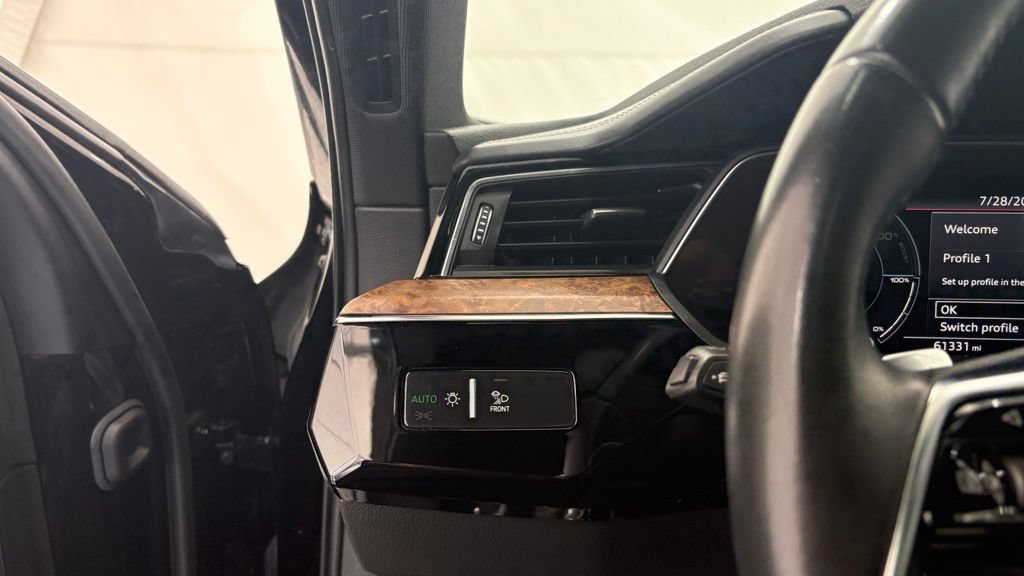 Used 2019 Audi e-tron Prestige AWD/4WD image 33