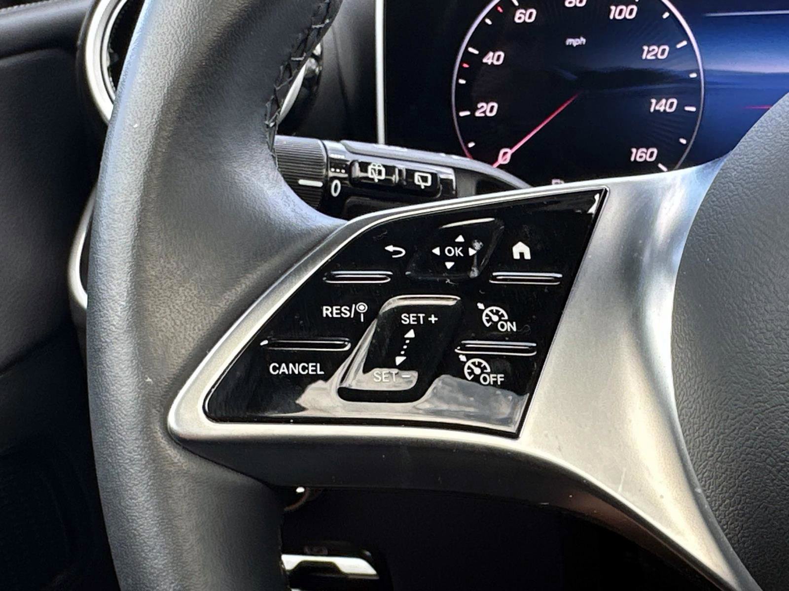 Used 2025 Mercedes-Benz GLC 300 image 30