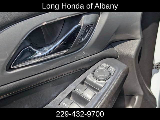 Used 2021 Chevrolet Traverse LT FWD image 15