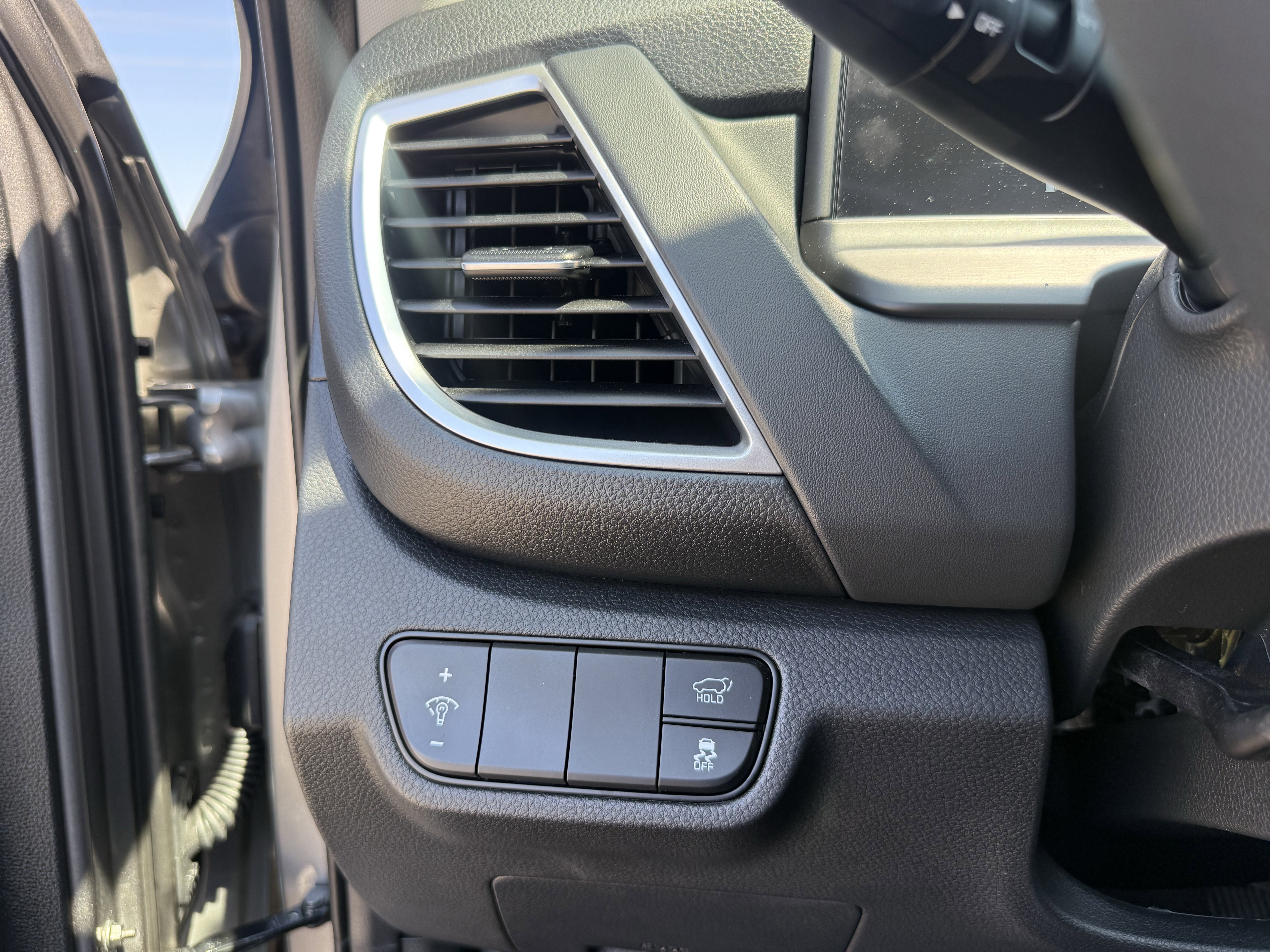 New 2026 Kia Seltos SX w/ SX Sunroof Package image 25