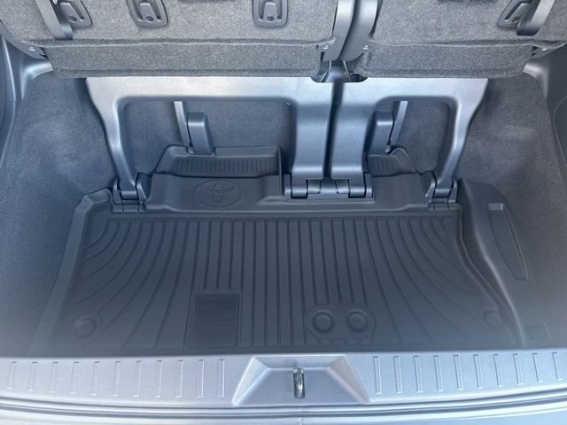 Certified 2026 Toyota Sienna XLE FWD image 28
