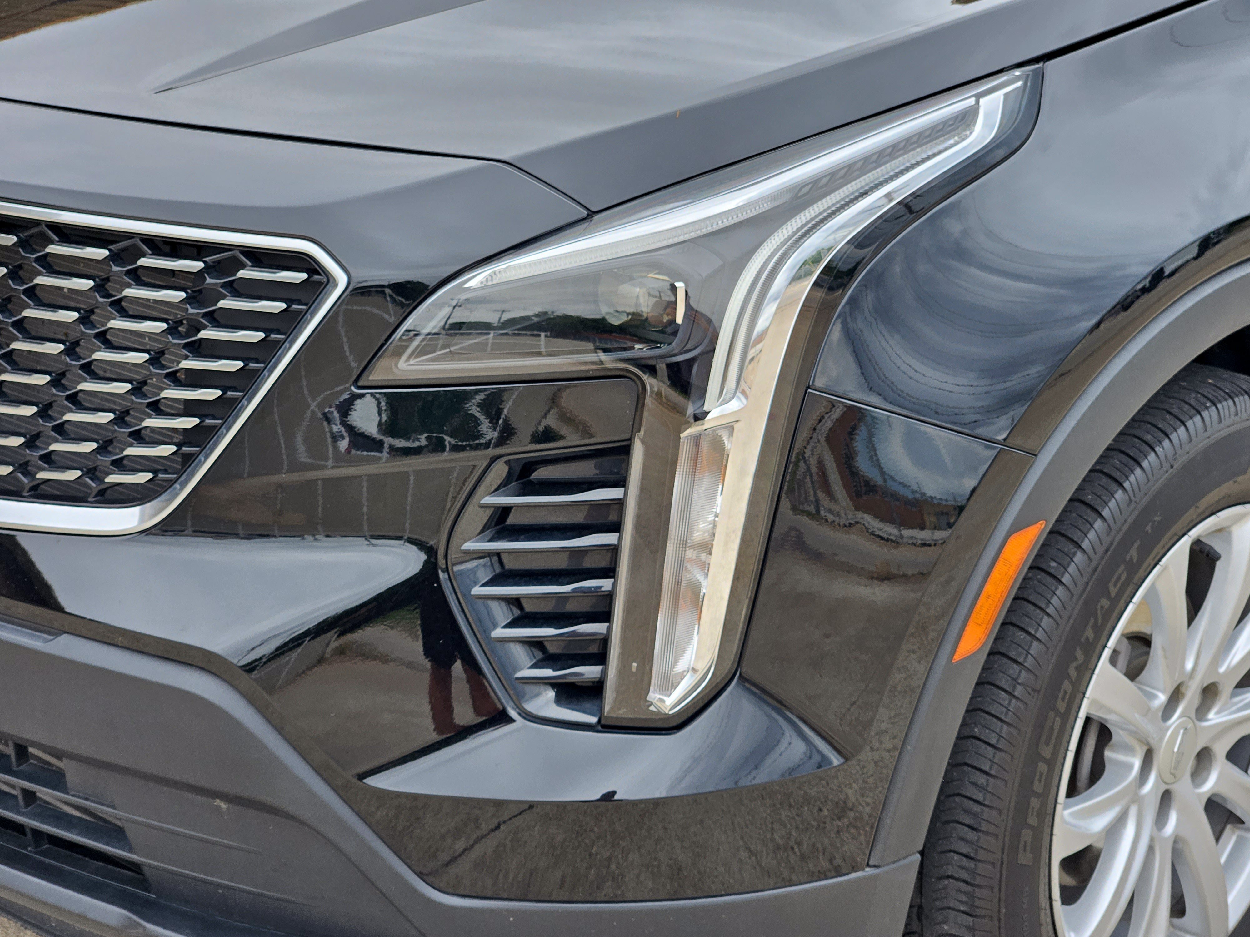Used 2022 Cadillac XT4 Luxury w/ Cold Weather Package FWD image 31